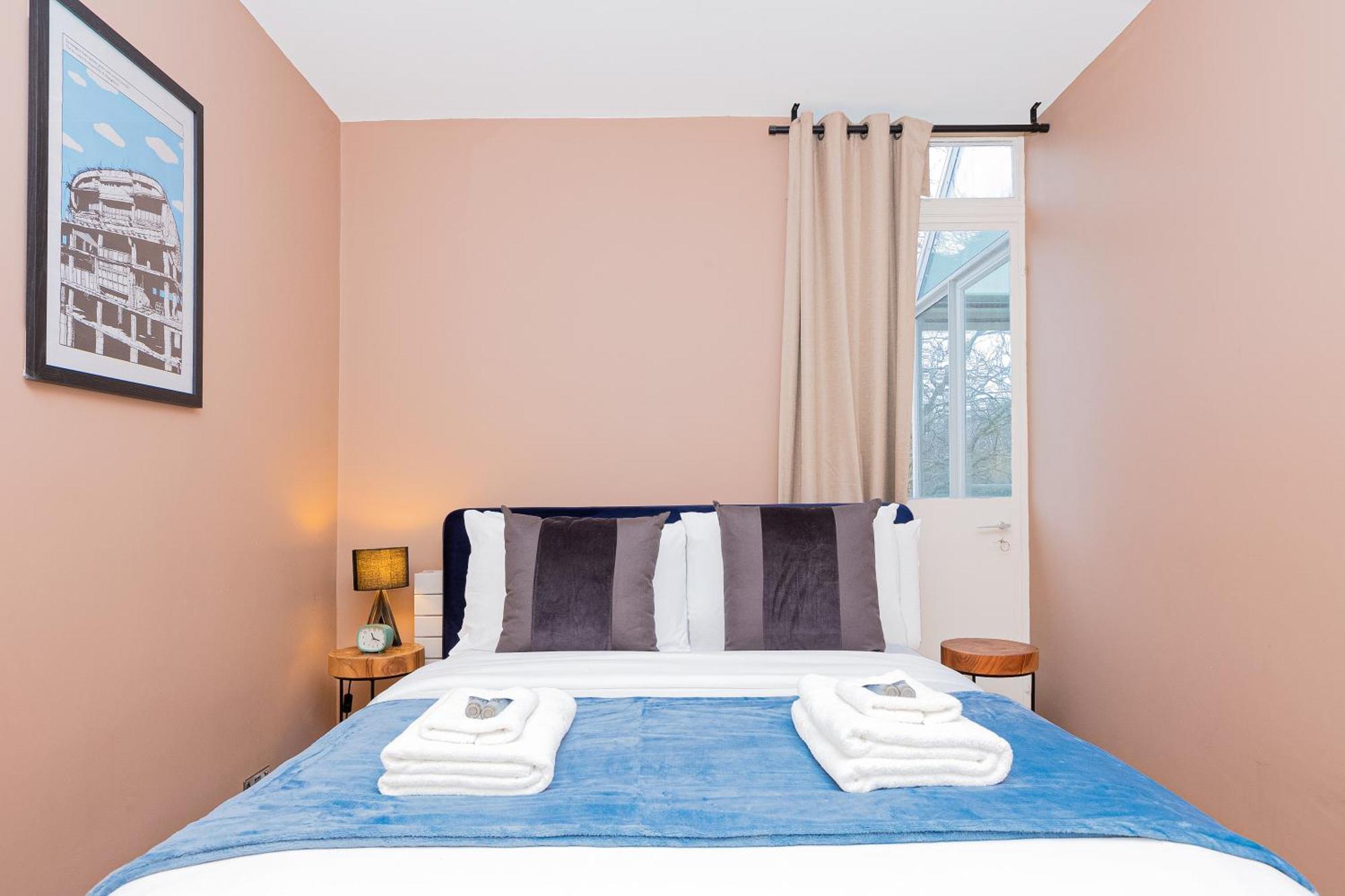 Apartamento Filled With Light 1br W Balcony, Centre