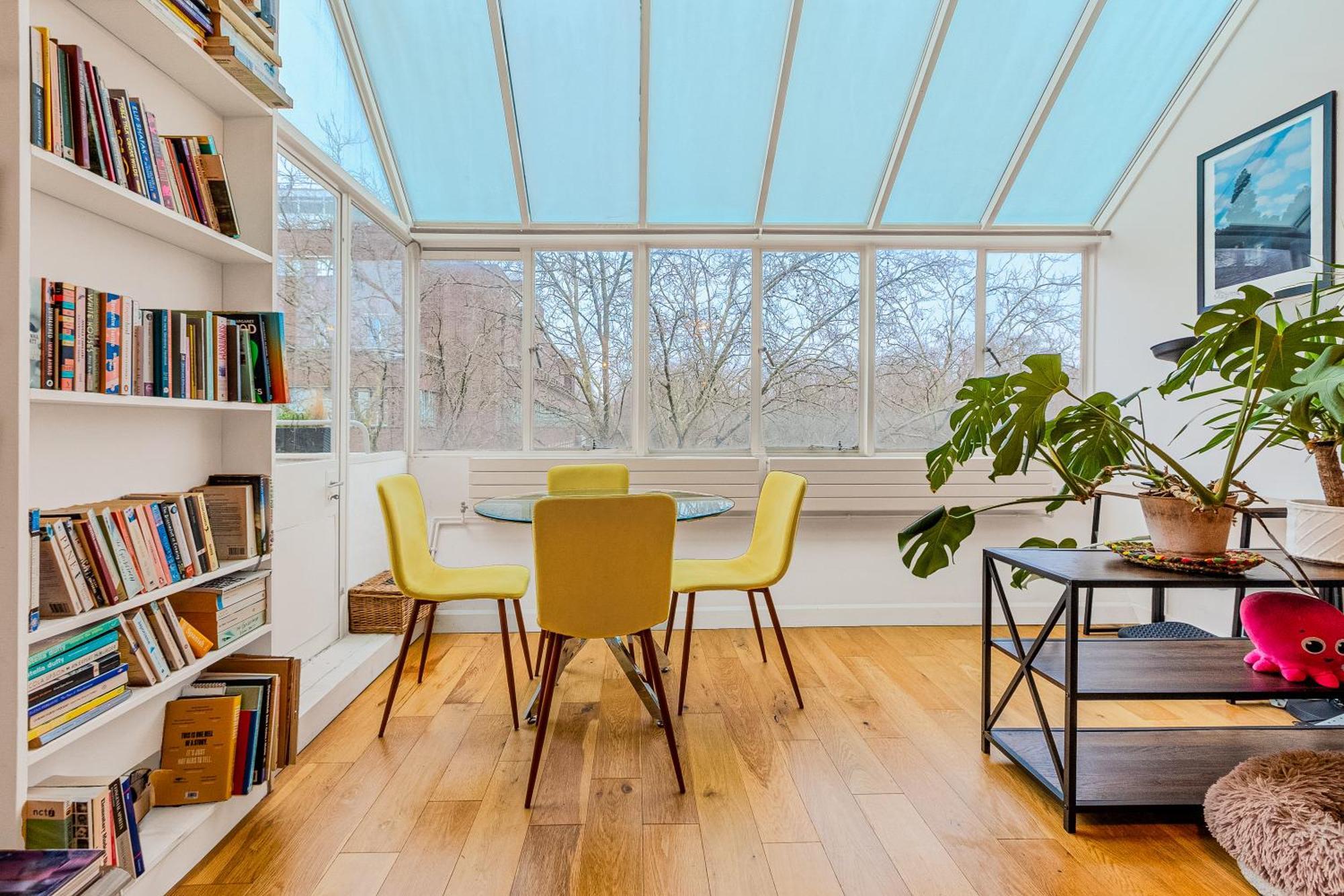 Apartamento Filled With Light 1br W Balcony, Centre Londres